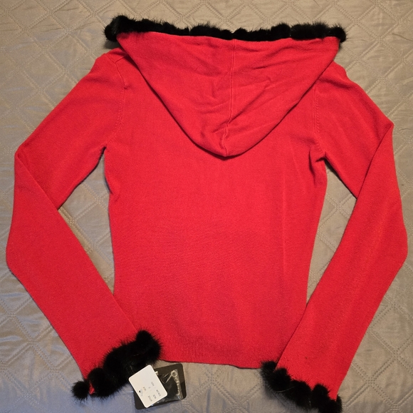 NEW faux fur trim sweater by Cabo size Small. - Picture 6 of 6